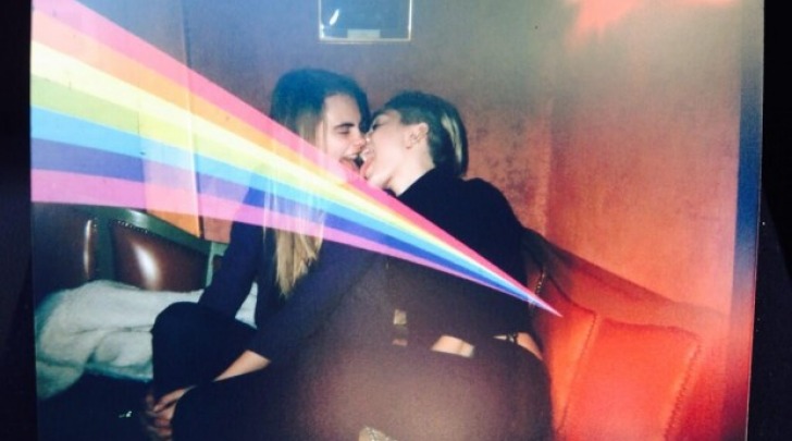 Miley Cyrus e Clara Delevingne