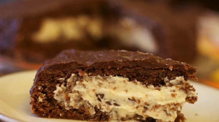 Torta al cioccolato ripiena di ricotta