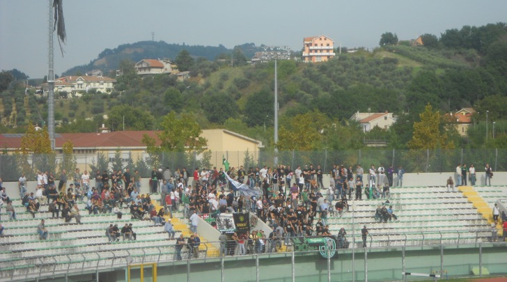 La curva "Volpi" dello stadio "Guido Angelini"