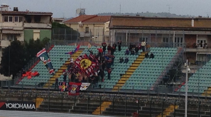 I tifosi rossoblù allo Zecchini di Grosseto