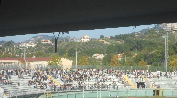 La curva "Volpi" dello stadio "Guido Angelini"