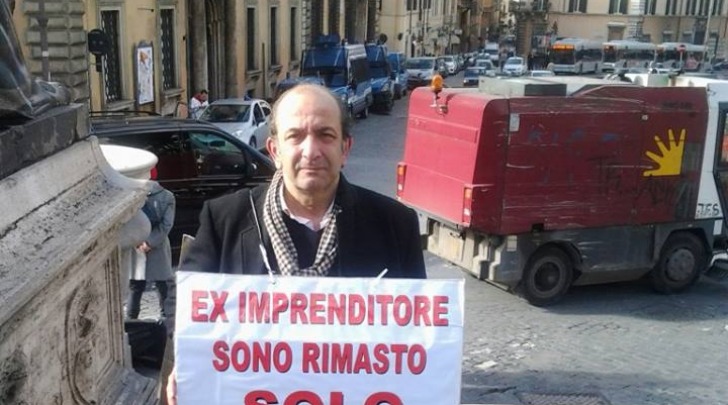 protesta imprenditore