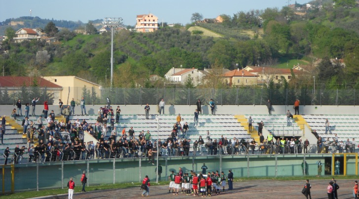 La contestazione dei tifosi a fine gara