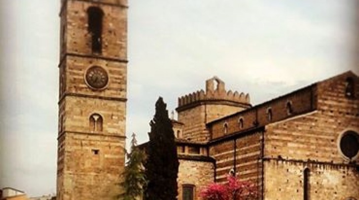 Festa in piazza dei sostenitori biancorossi (foto tratta dalla pagina Facebook del Teramo)