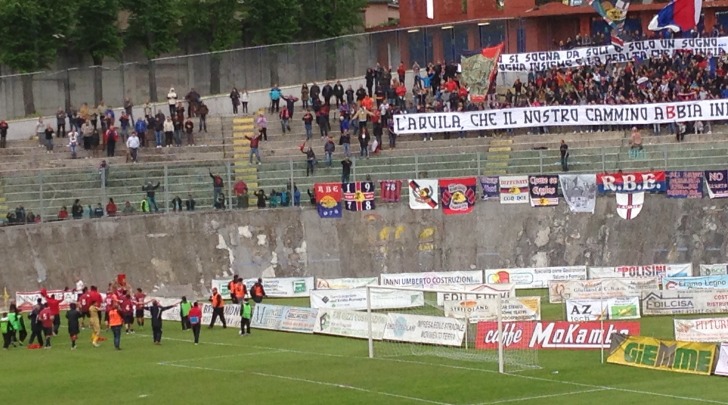 La squadra sotto la Sud a fine partita