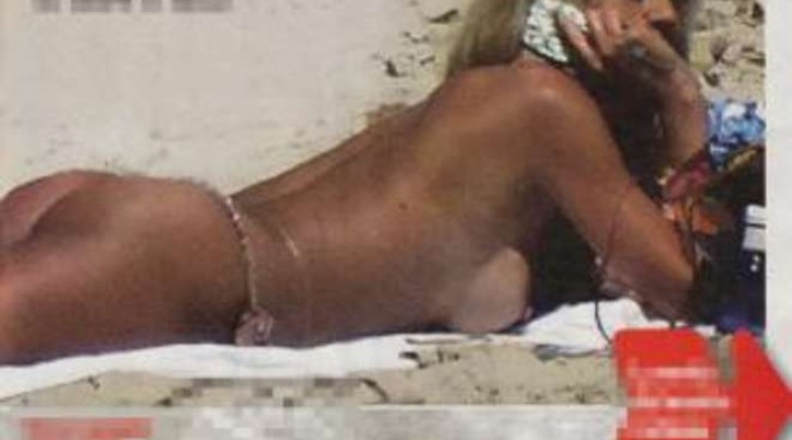 Valeria Marini topless Formentera