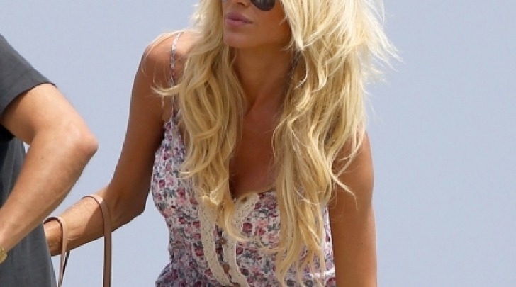 Victoria Silvstedt slip in vista