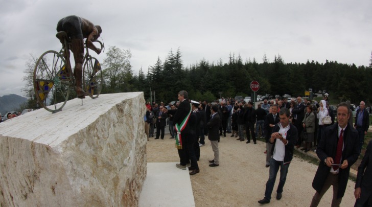 innaugurazione monumento taccone