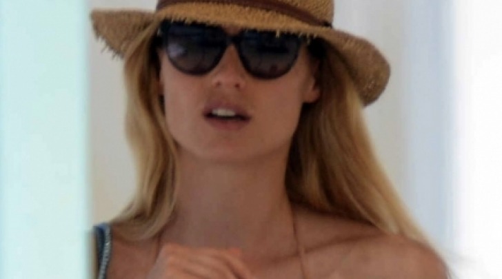 Michelle Hunziker Bikini Dorato