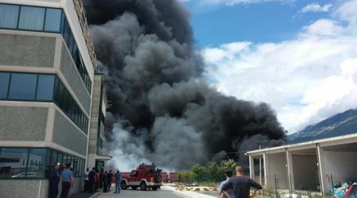 Incendio dell'Adria (foto Ansa)