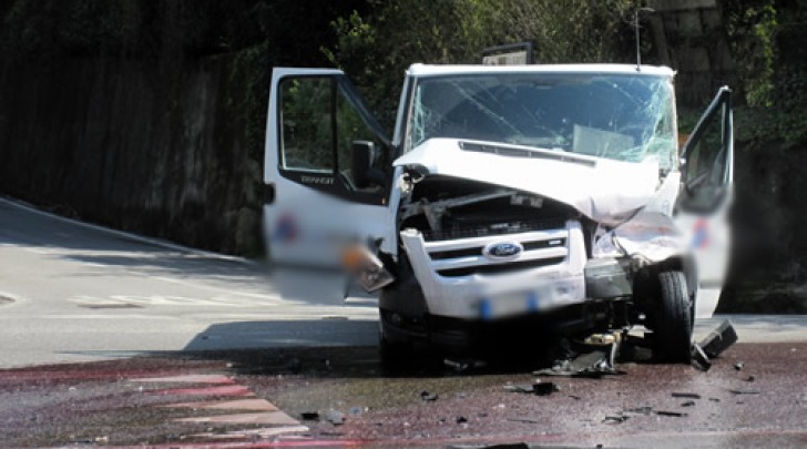 Incidente tra furgoni