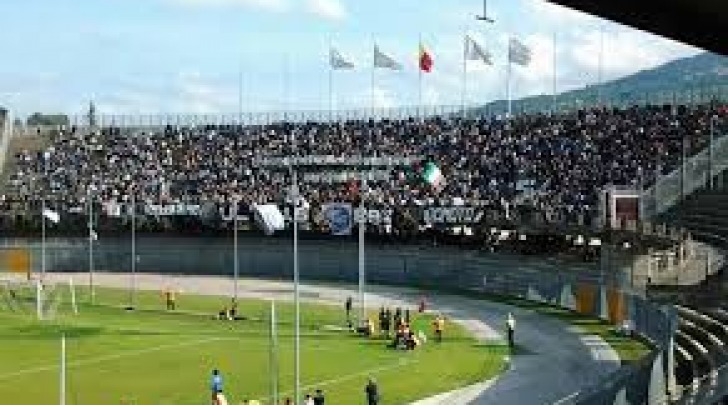 La curva dei tifosi dell'Ascoli 