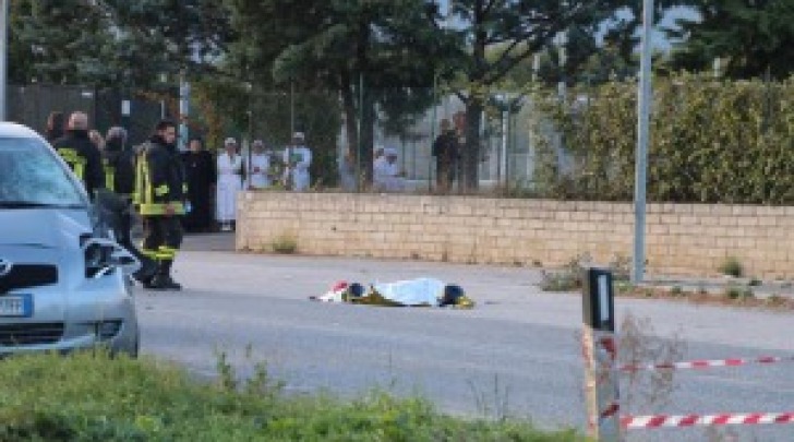 Il luogo del tragico incidente lungo la statale 17 a San Gregorio