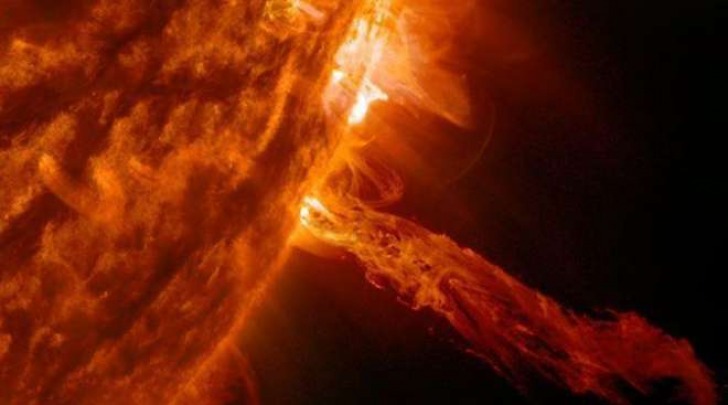 eruzione solare