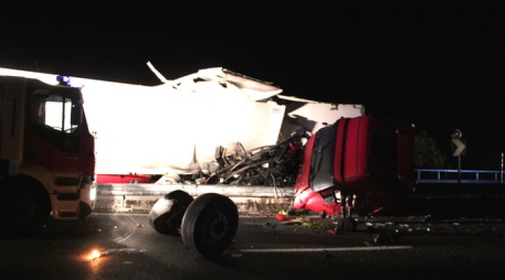 Scontro fra tir Vasto Nord sulla A14