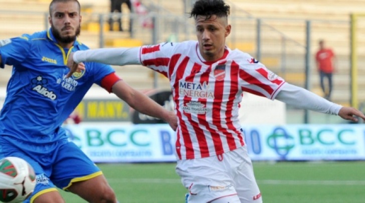 L'attaccante del Teramo Gianluca Lapadula