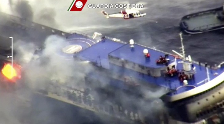 Norman Atlantic (foto Guardia Costiera)