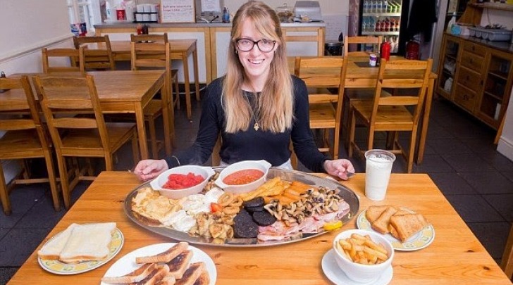 English breakfast Monster Mega Challenge Corner Cafe