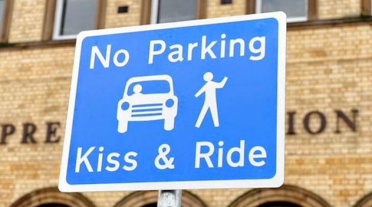 No parking - Kiss & ride