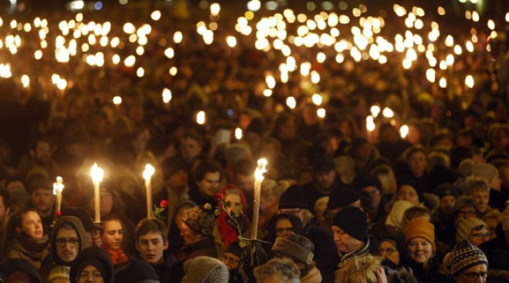 Copenaghen, fiaccolata in ricordo delle vittime del duplice attentato