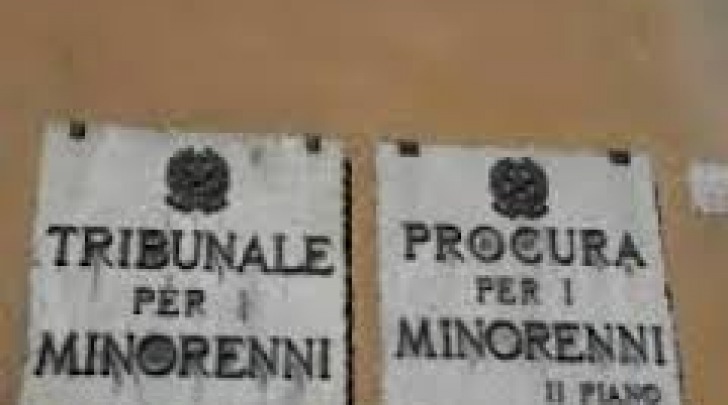 Tribunale minori-targa