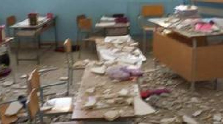 Foto Ansa-crollo calcinacci a scuola elementare