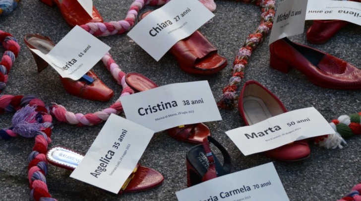 manifest,scarpe rosse