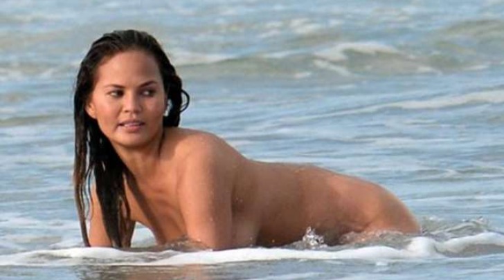 Chrissy Teigen super sexy a Miami