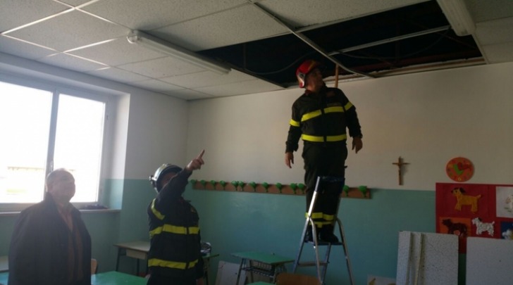 Monteodorisio (Chieti), cede controsoffitto scuola media Molisani