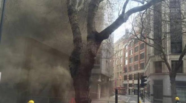 Incendio a Londra (Twitter)