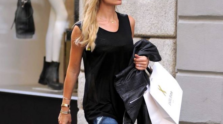 Ilary Blasi, shopping in centro a Milano