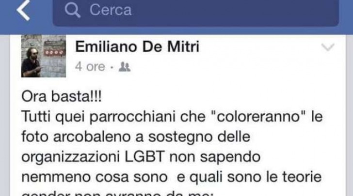 Il vice parroco contro i profili Fb arcobaleno