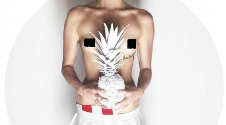 Miley Cyrus V-Magazine