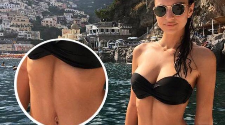 Emily Ratajkowski Belly Slot