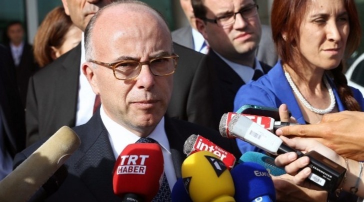 Il ministro dell'Interno, Bernard Cazeneuve