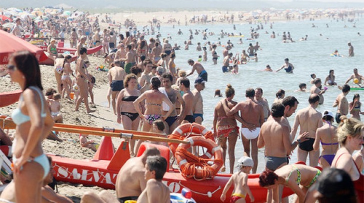 Spiaggia Affollata