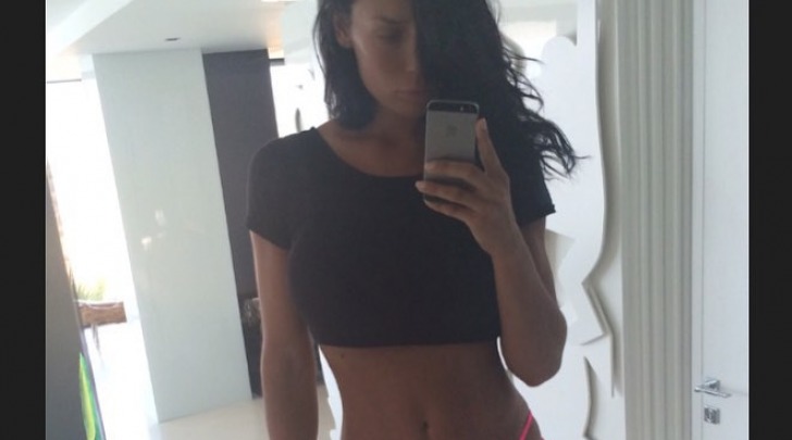 Nicole Minetti selfie bikini instagram