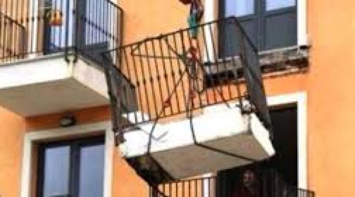 Crollo balcone progetto CASE