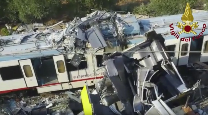 Scontro treni Puglia