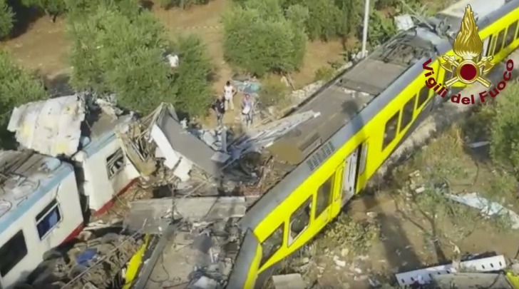 Scontro treni Puglia