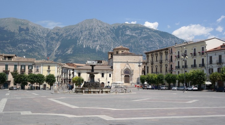 Sulmona, Piazza Garibaldi