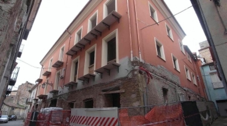 Il palazzo di via Getulio (foto ilcentro)