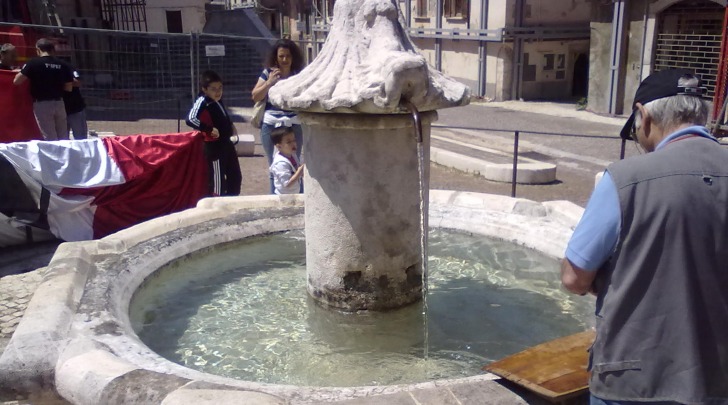 La fontana di piazza Santa Maria Paganica