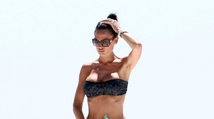 Nicole Minetti in bikini a Formentera