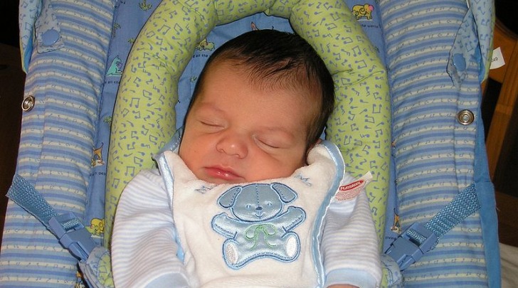 Foto da http://commons.wikimedia.org/wiki/File:LucasSleeping.JPG