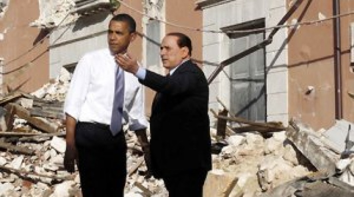 Obama con Berlusconi a L'Aquila durante il G8 del 2009