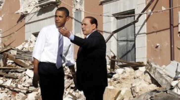 Obama con Berlusconi a L'Aquila durante il G8 del 2009