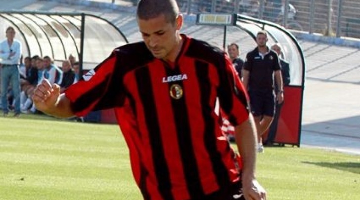 L'attaccante rossoblù Roberto Colussi