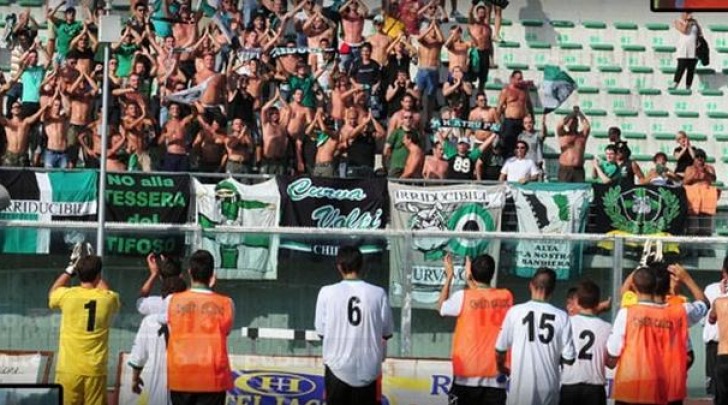 Il Chieti ringrazia i tifosi della "Volpi"