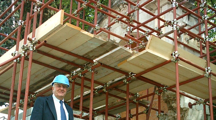 Il presidente Ance Frattale in un cantiere